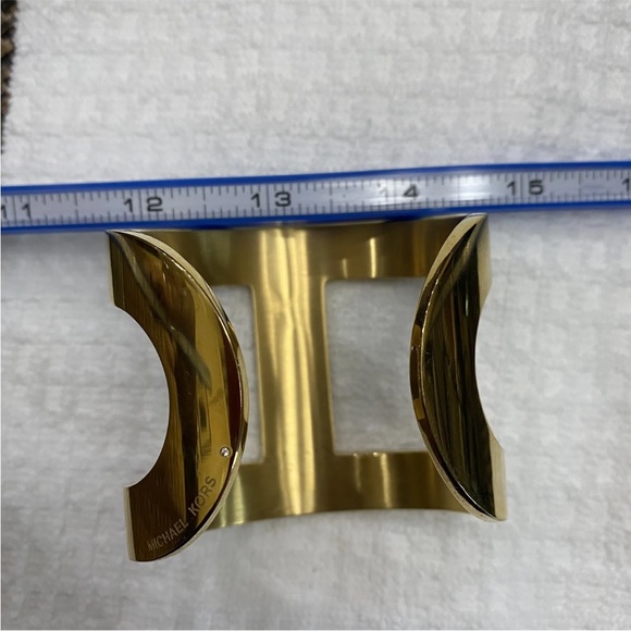 Michael Kors Cuff Bracelet - Picture 3 of 6